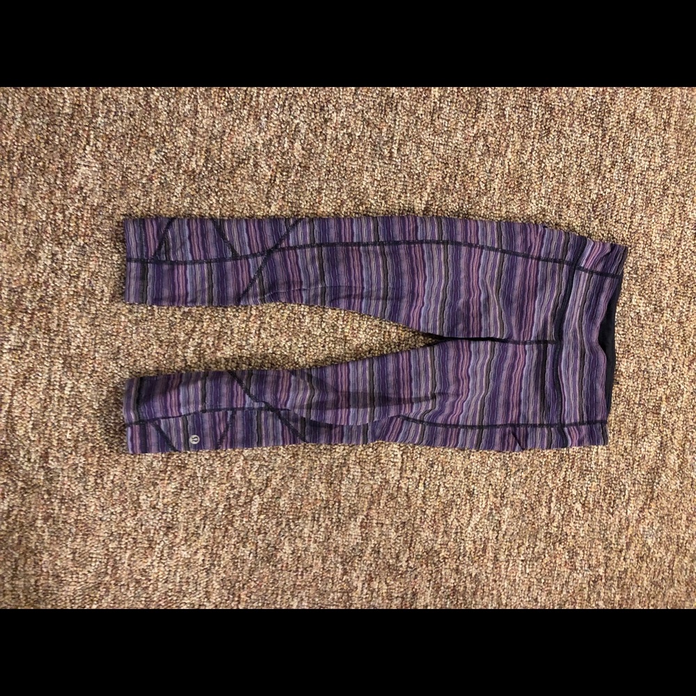 Lululemon crop pant size 4 with pockets athletica